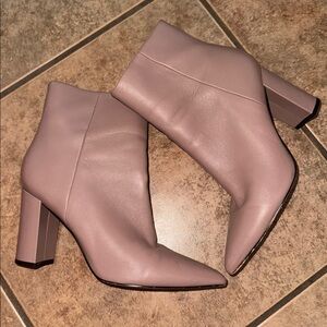 Marc Fisher LTD ulani bootie size 7.5